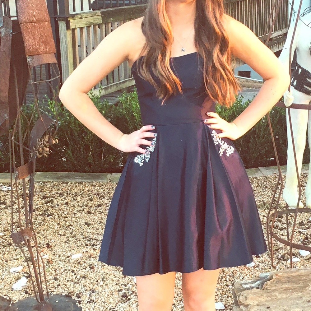 short semi or hoco dress! royal blue with pockets!